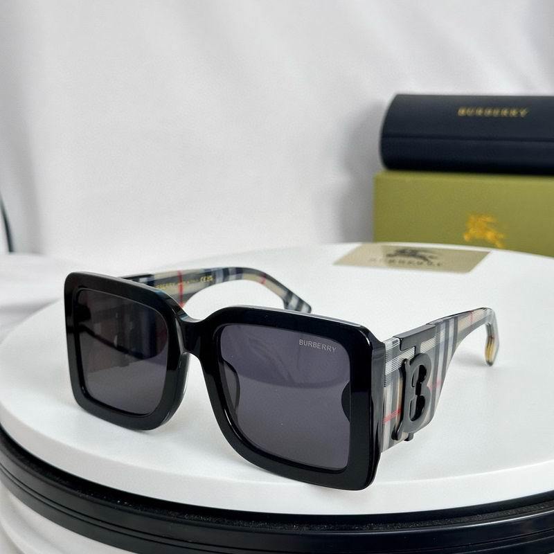 Burberry Sunglasses 370